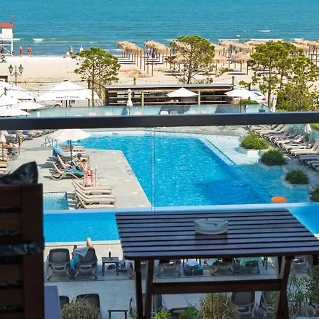 Aqua Vibes In Infinity Pool & Apartman *