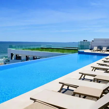 Aqua Vibes In Infinity Pool &