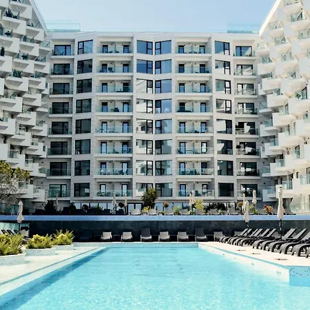 Daire Aqua Vibes In Infinity Pool & Navodari