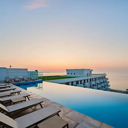 Aqua Vibes In Infinity Pool & Daire
